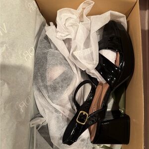 Wydr 8WW Sleek Black Patent Leather Block Heels NEW NWT